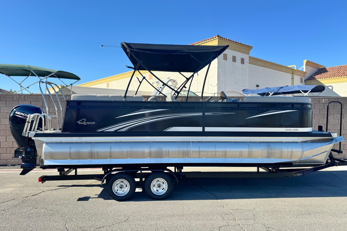 2023 Apex Qwest 822 - Sold Boat