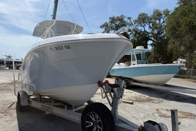 BOATZON | Aquasport 2300 Center Console 2021