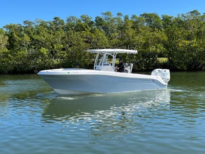 BOATZON | Aquasport 2500 Center Console 2022