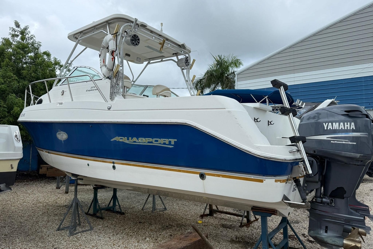 2002 Aquasport 275 Explorer - Sold Boat