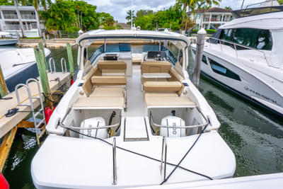 BOATZON | Aquila 32 2020