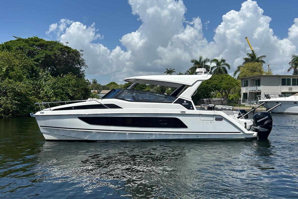 2020 Aquila 36 Sport - Sold Boat