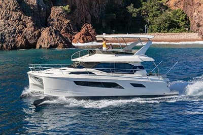 BOATZON | Aquila 44 Yacht 2020