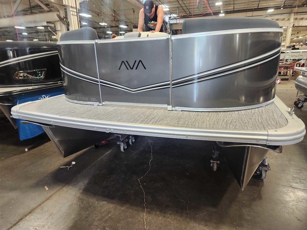 2026 Avalon 2185 25 LSZ QL - Sold Boat