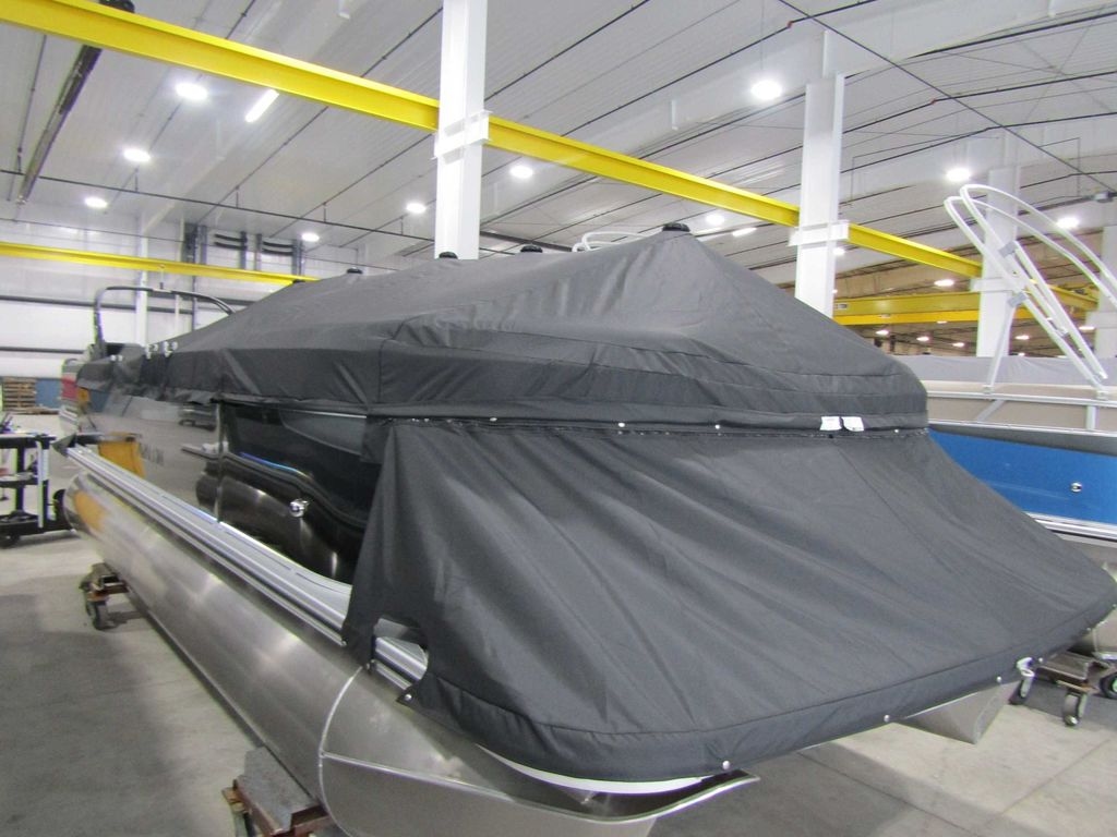 2026 Avalon 2185 25 Venture 85 VRB - Sold Boat