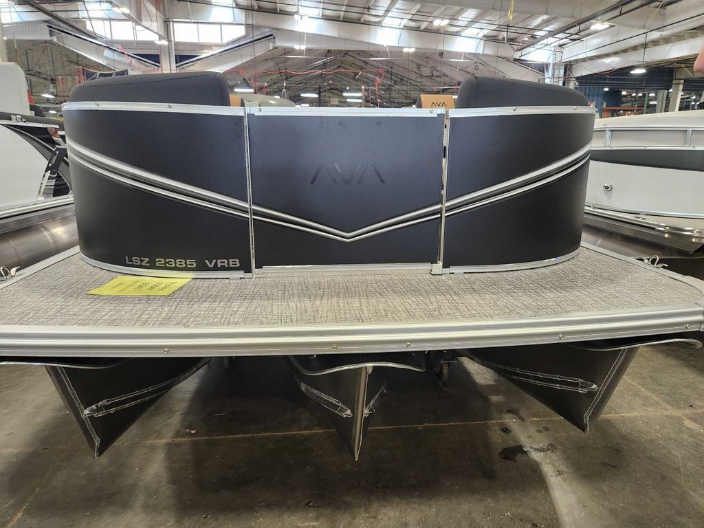2026 Avalon 2385 25 LSZ VRB - Sold Boat