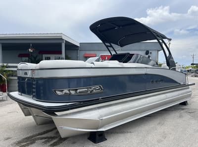 BOATZON | Avalon 2385 Catalina Quad Lounger Shift Windshield Tri Toon High Performance 2027