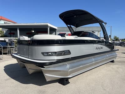 BOATZON | Avalon 2385 Catalina Quad Lounger Shift Windshield Tri Toon High Performance 2027