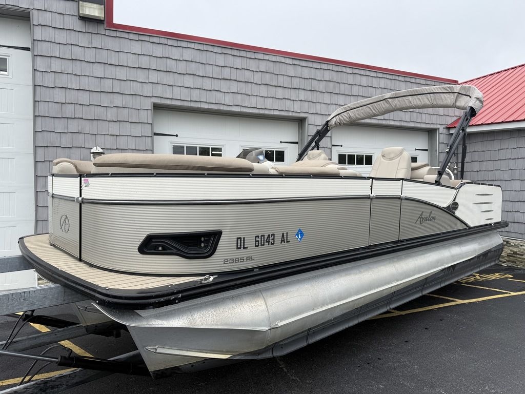 2018 Avalon 2385 Catalina Rear Lounger Tri Toon High Performance New Mercury 150hp - Sold Boat