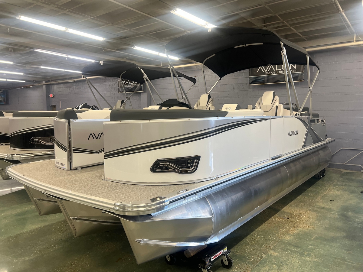2026 Avalon 25 LSZ Quad Lounger - Sold Boat