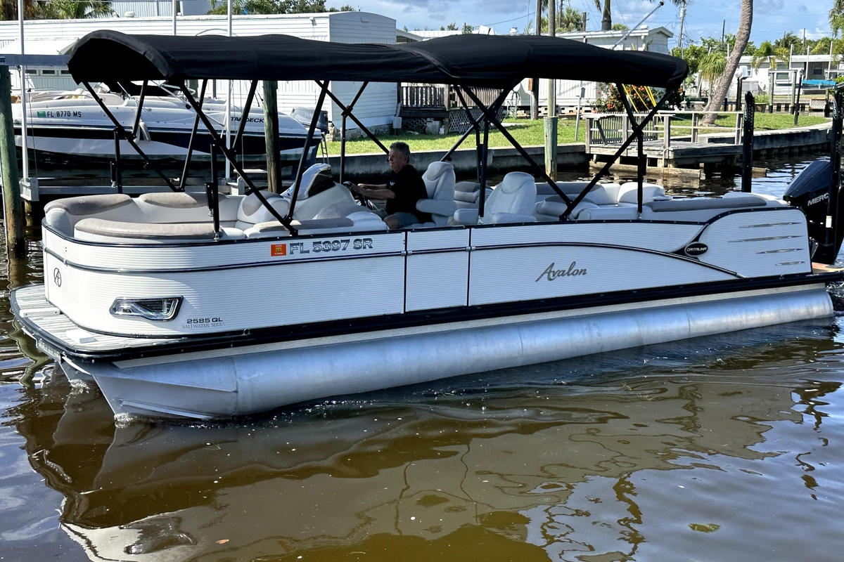 2019 Avalon 2585 Catalina Platinum Quad Lounger - Sold Boat