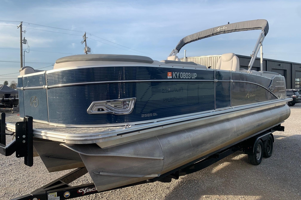 2018 Avalon 2585 Catalina Quad Lounger - Sold Boat