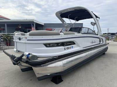BOATZON | Avalon 2585 Excalibur Elite Windshield Tri Toon Mercury Racing 450R 2023 BOATZON | Avalon 2585 Excalibur Elite Windshield Tri Toon Mercury Racing 450R 2023