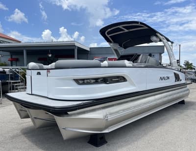 BOATZON | Avalon 2585 Excalibur LTD Flex Lounge Windshield Tri Toon Mercury 425hp V10 2027