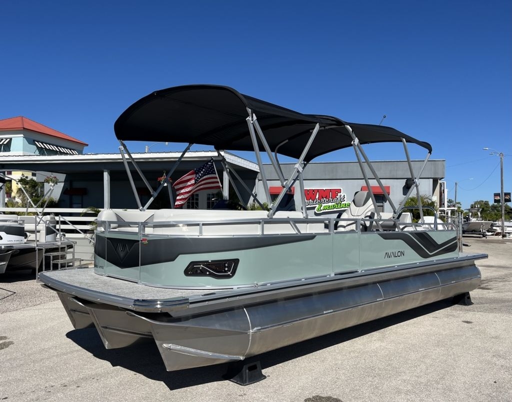 2026 Avalon 2585 Venture 85 Versatile Rear Bench Tri Toon High Performance - Sold Boat