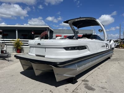 BOATZON | Avalon 2785 Excalibur Elite Windshield Tri Toon Mercury Racing 500Rs Joystick 2026