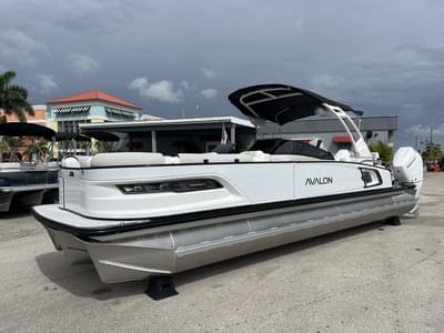 BOATZON | Avalon 2785 Excalibur LTD Quad Lounge Windshield Twin Mercury 400hp V10s 2026