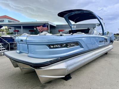 BOATZON | Avalon 2785 Excalibur Quad Lounge Windshield Twin Mercury Racing 500Rs 2026