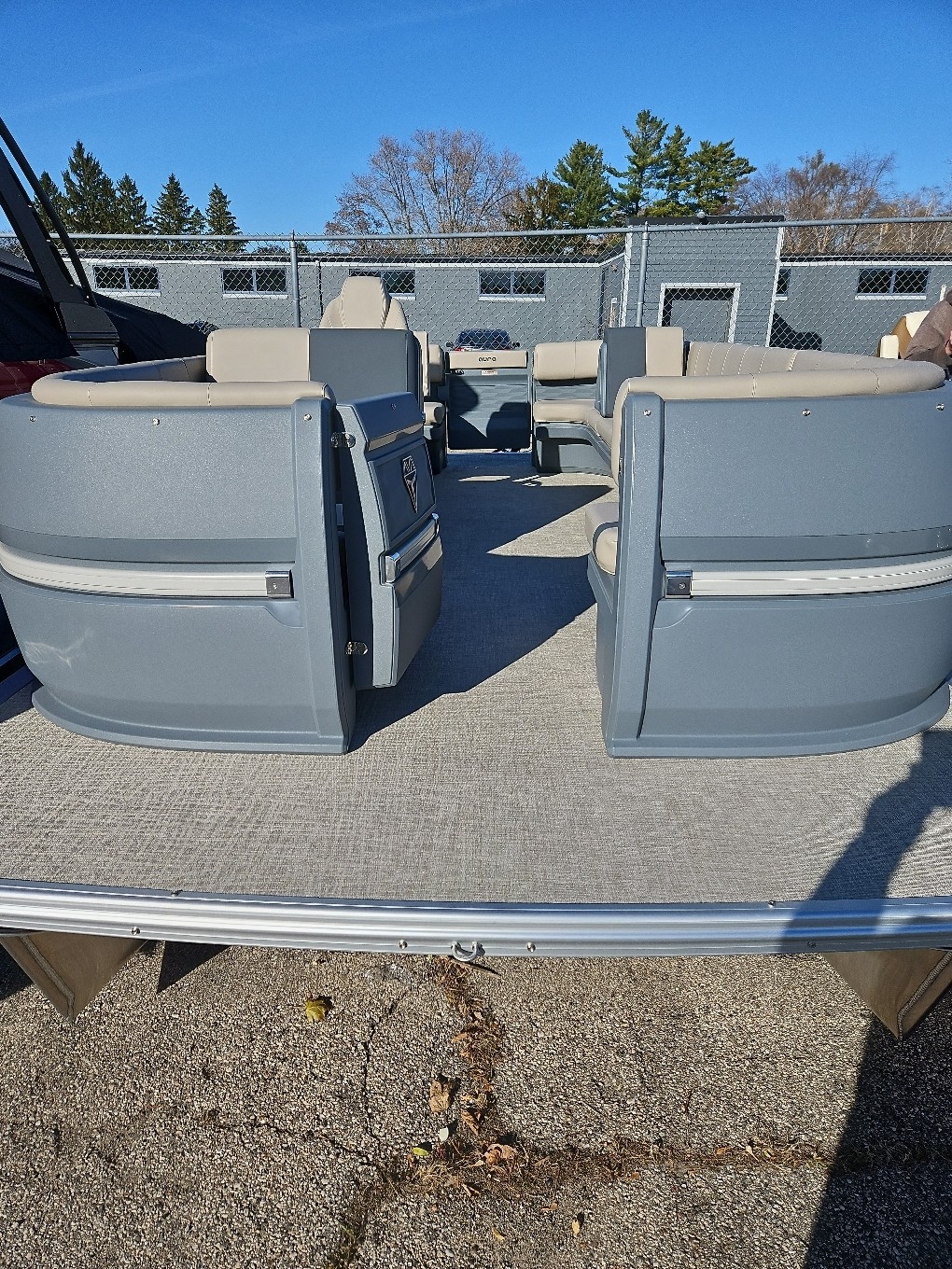 2026 Avalon Avalon AVALON AURA QUAD LOUNGER 1985 2026 - Sold Boat
