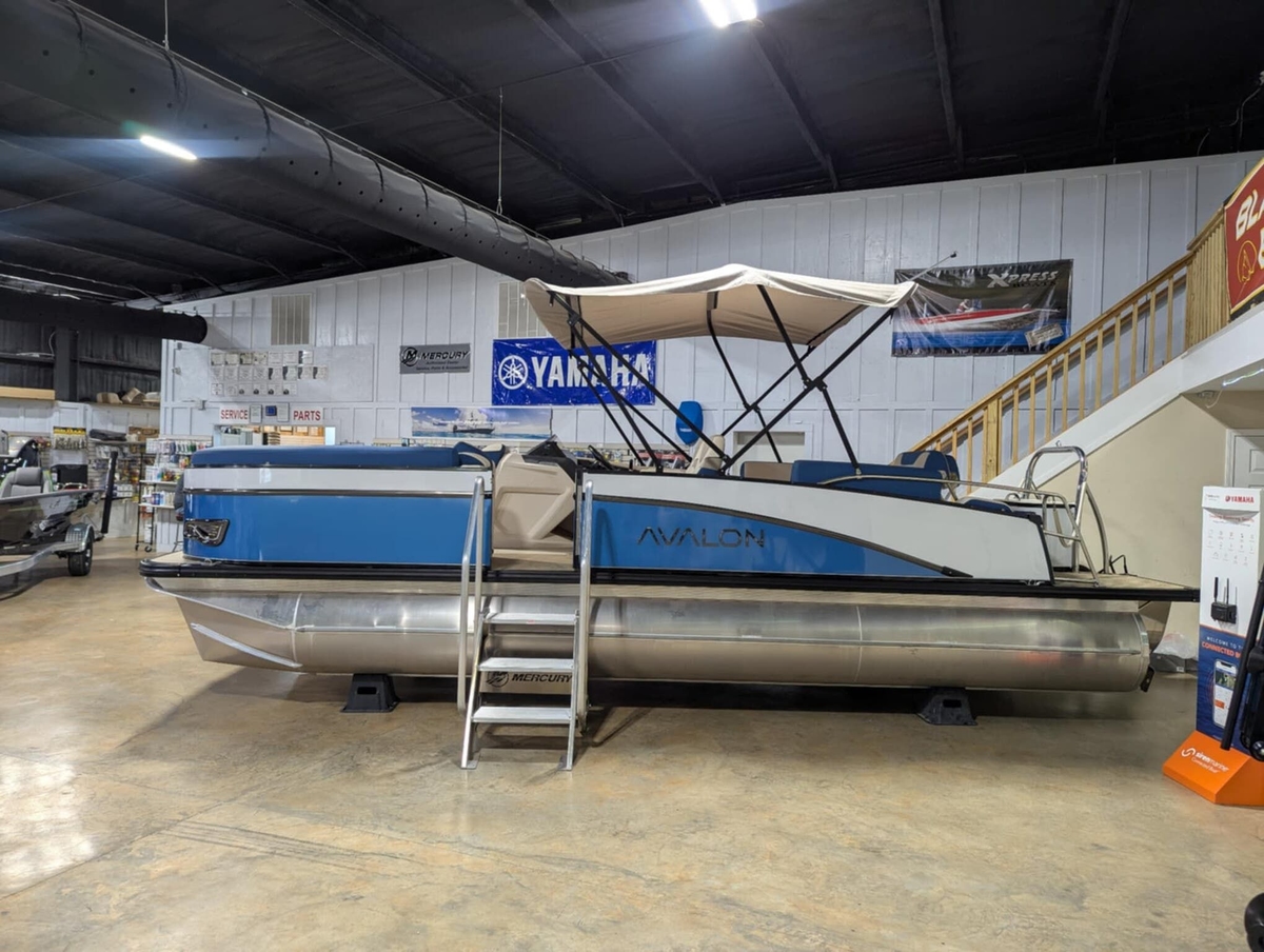 2025 Avalon Catalina 23 versa lounge - Sold Boat