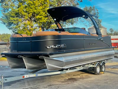 BOATZON | Avalon Catalina 25 Quad Lounge Windshield TripleToon 2026