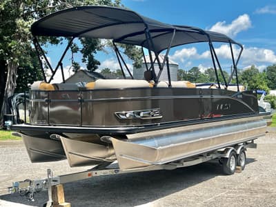 BOATZON | Avalon Catalina 25 Versatile Rear Lounge TripleToon 2025