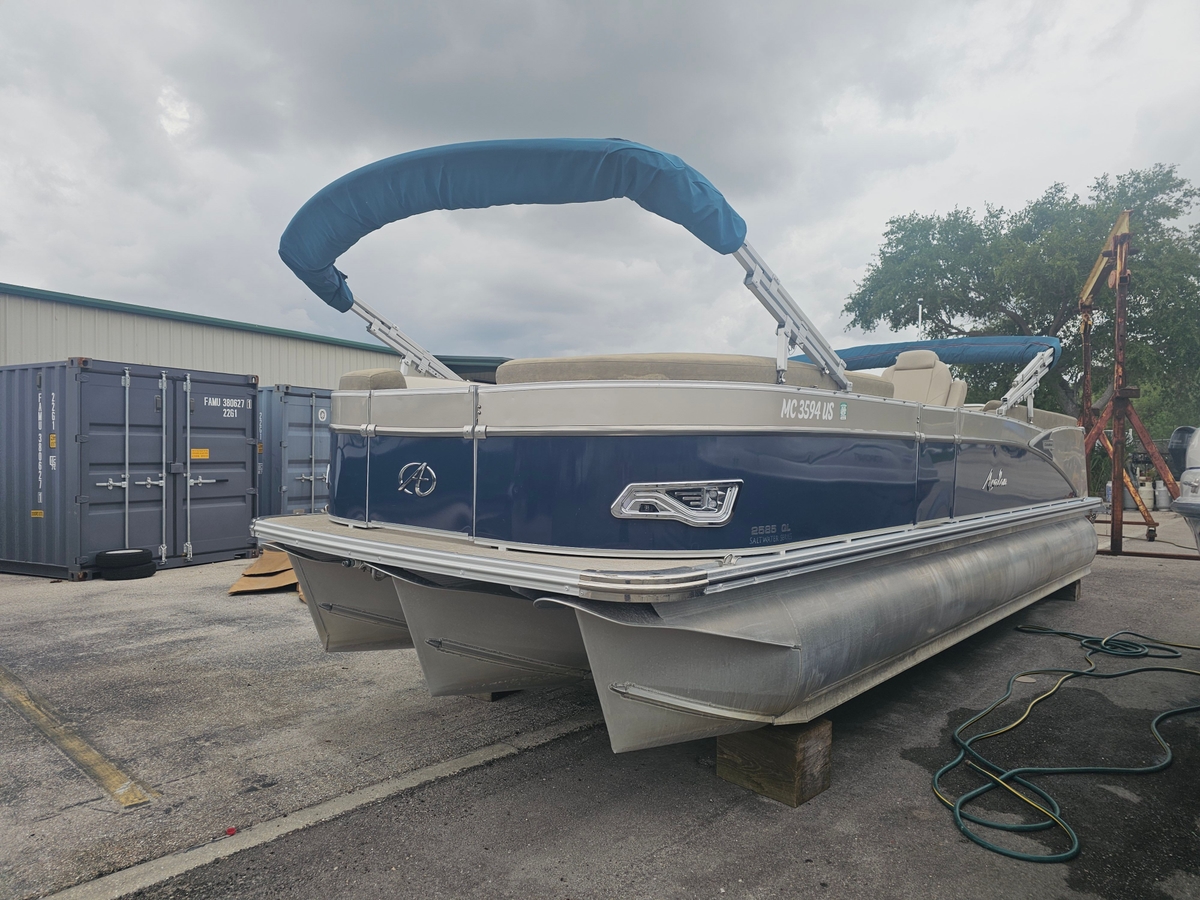 2022 Avalon Catalina 2585 Quad Lounger Tritoon - Sold Boat