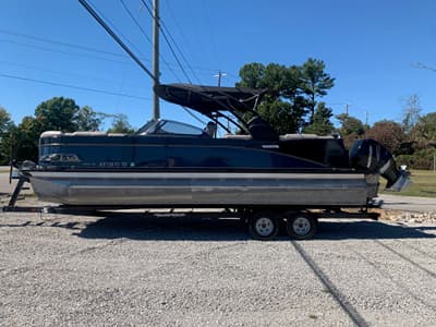 BOATZON | Avalon Catalina Elite Windsheild  27 QL 2022