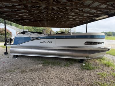 BOATZON | Avalon Catalina Quad Lounge  23 FT 2027