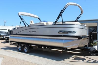 BOATZON | Avalon Catalina Quad Lounger Shift 25 FT 2026