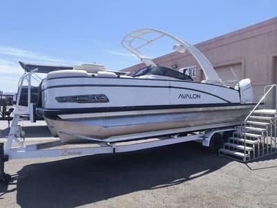 BOATZON | Avalon Catalina Quad Lounger Shift 25 FT 2026 BOATZON | Avalon Catalina Quad Lounger Shift 25 FT 2026
