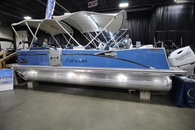 BOATZON | Avalon Catalina Versatile Rear Lounger  23FT 2026