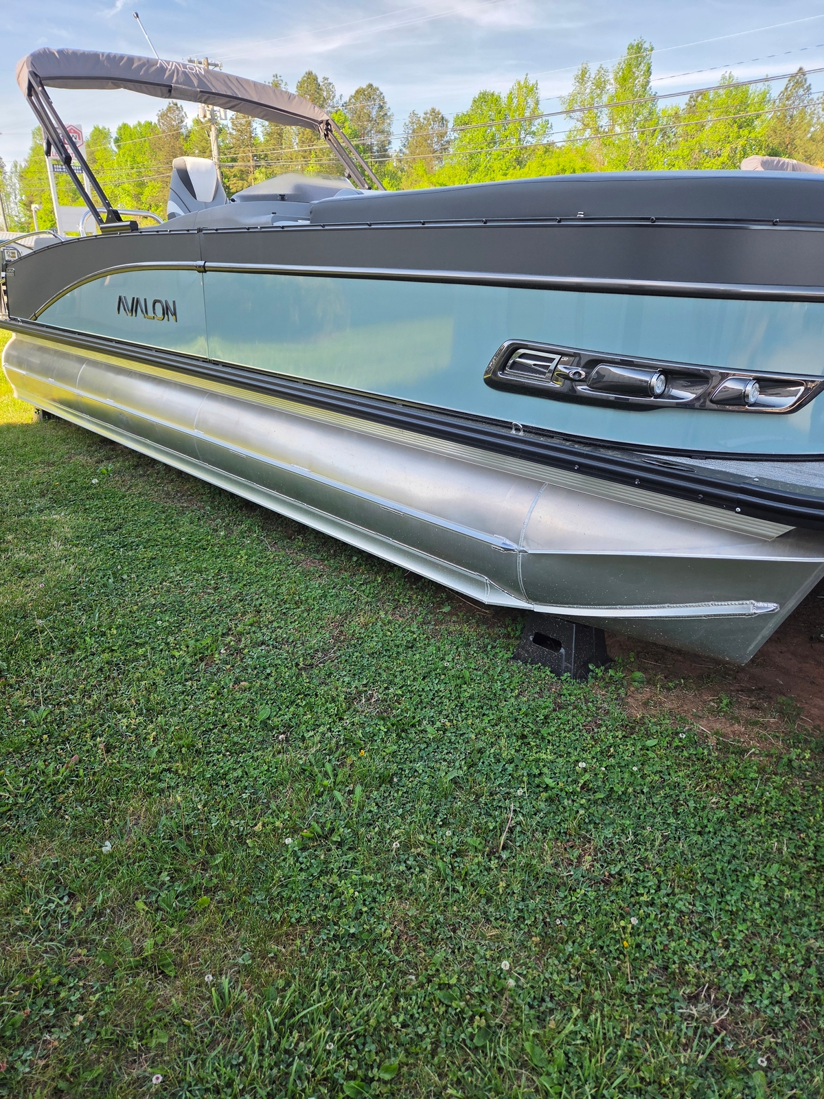 2026 Avalon Avalon Catalina Versatile Rear Lounger  25FT 2026 - Sold Boat
