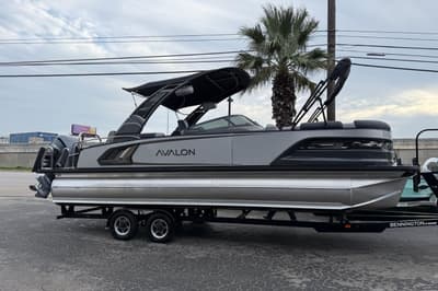 BOATZON | Avalon Excalibur LTD Quad Lounger Shift 2026