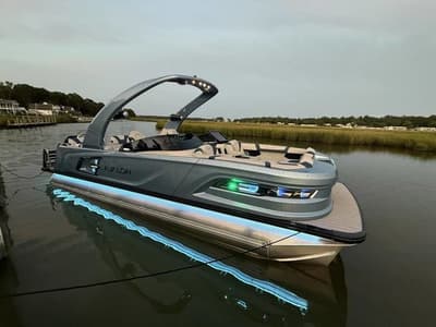BOATZON | Avalon Excalibur Quad Lounge Windshield 27 FT 2026 BOATZON | Avalon Excalibur Quad Lounge Windshield 27 FT 2026
