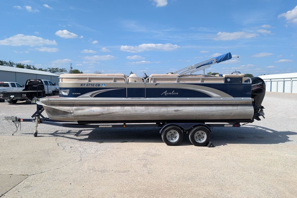 2014 Avalon LS Cruise 23 - Sold Boat