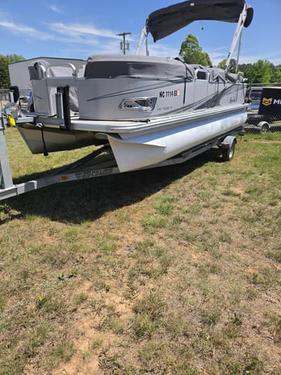 BOATZON | Avalon LS Rear Fish 22 2018