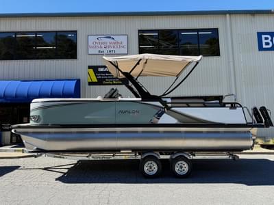 BOATZON | Avalon LSZ  23 FT Elite Windshield 2026