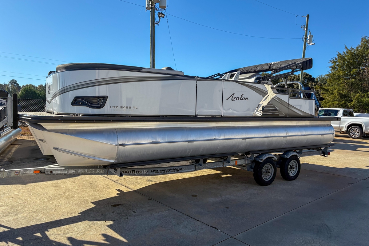2022 Avalon LSZ 2485 RL - Sold Boat