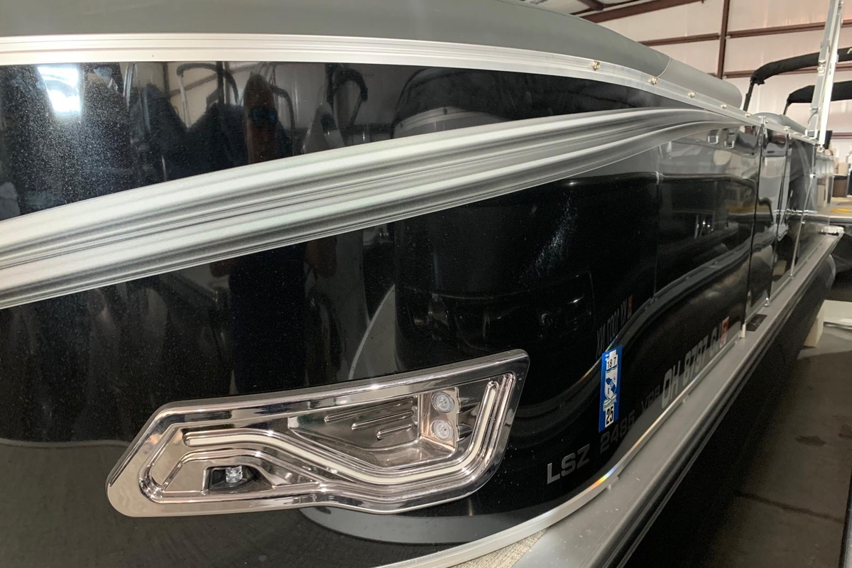 2022 Avalon LSZ 2485 VRB - Sold Boat