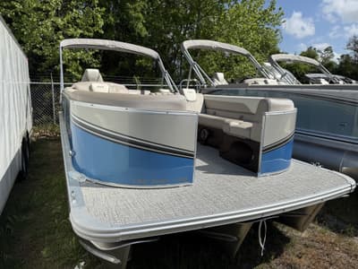 BOATZON | Avalon LSZ 25 VERSATILE REAR BENCH200HP 2026