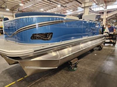 BOATZON | Avalon LSZ Cruise Rear Bench 21 FT 2027