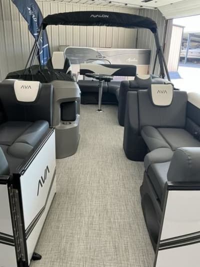 BOATZON | Avalon LSZ Cruise Rear Bench 23 FT 2027