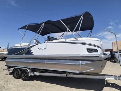 BOATZON | Avalon LSZ Elite Windshield 23 FT 2026 BOATZON | Avalon LSZ Elite Windshield 23 FT 2026