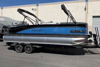 BOATZON | Avalon LSZ Quad Lounge Shift 2025 BOATZON | Avalon LSZ Quad Lounge Shift 2025