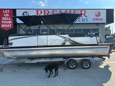 BOATZON | Avalon LSZ Quad Lounge Shift 23 2025 BOATZON | Avalon LSZ Quad Lounge Shift 23 2025