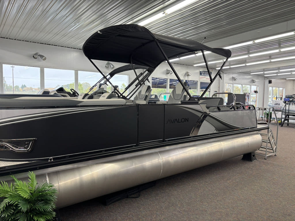 Avalon LSZ Versatile Rear Bench 23 FT 2027
