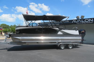 BOATZON | Avalon LSZ Versatile Rear Bench 25 2027 BOATZON | Avalon LSZ Versatile Rear Bench 25 2027
