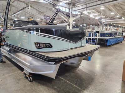 BOATZON | Avalon LSZ Versatile Rear Bench Windshield 23 FT 2026