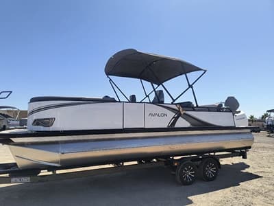 BOATZON | Avalon LSZ Versatile Rear Lounger 23 FT 2025